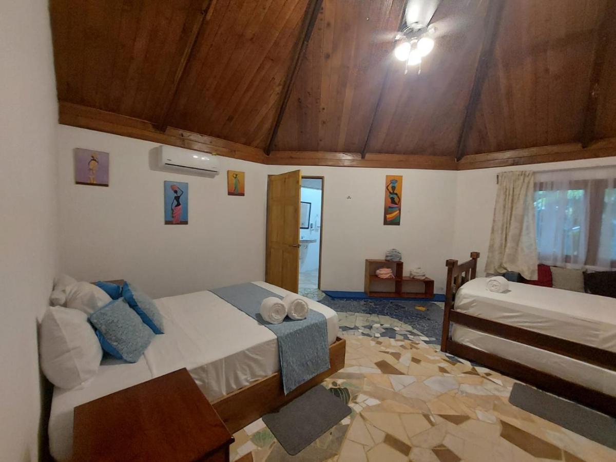 Casa Thirema Tortuguero Hotell Exteriör bild